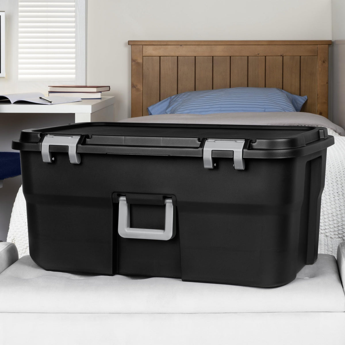 Black Wheeled Lockable Footlocker I5318