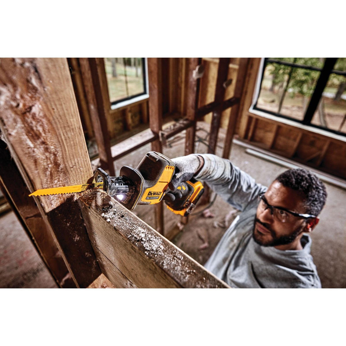 Cordless One-Handed Reciprocating Saw I506